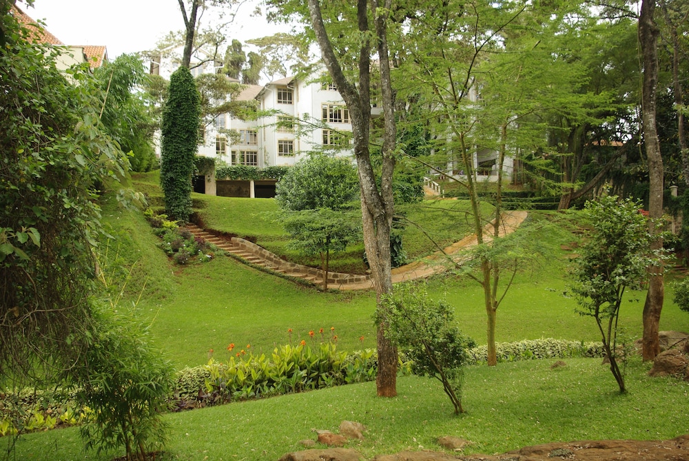 West Wood Hotel 30/32