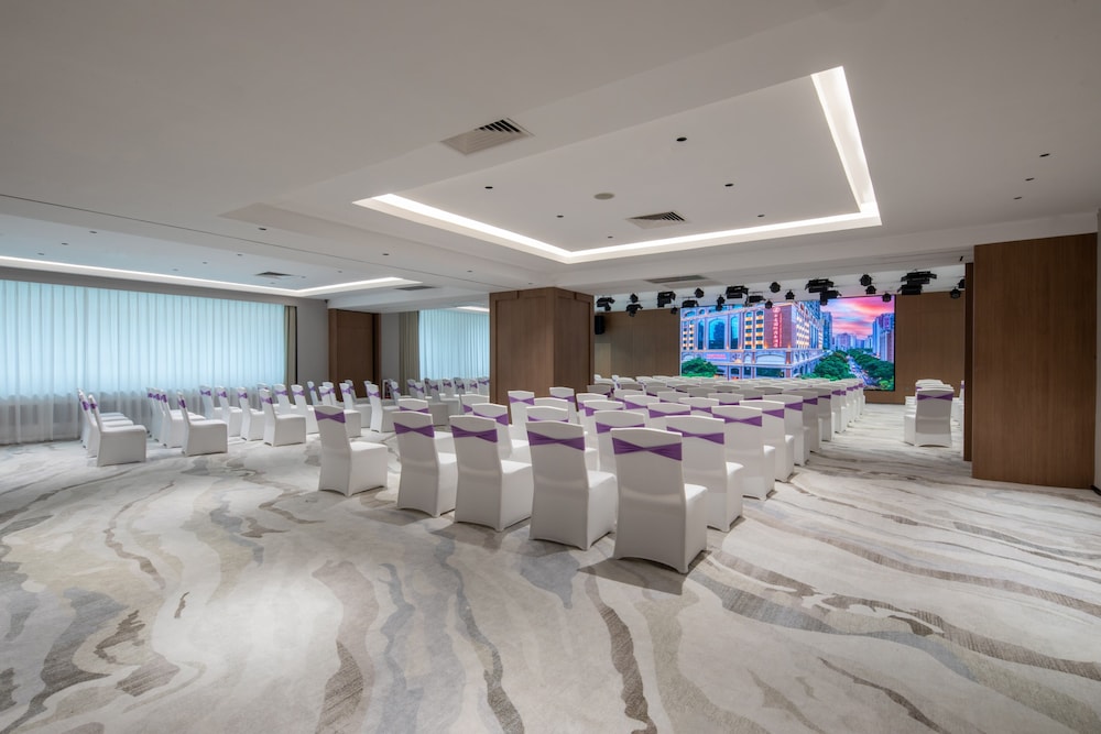 Landmark International Hotel 41/49