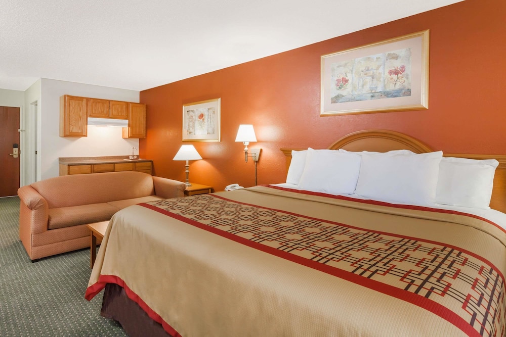 Days Inn & Suites By Wyndham New Iberia 4/27