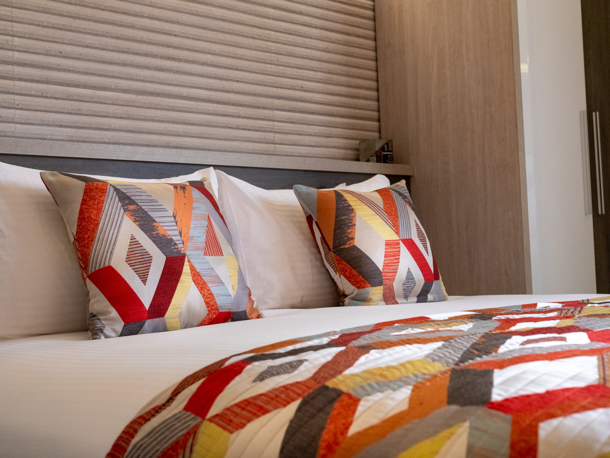 Home Suites Hotel 36/80