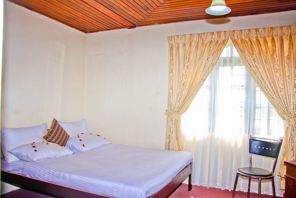 Chelthnam Bungalow 6/35