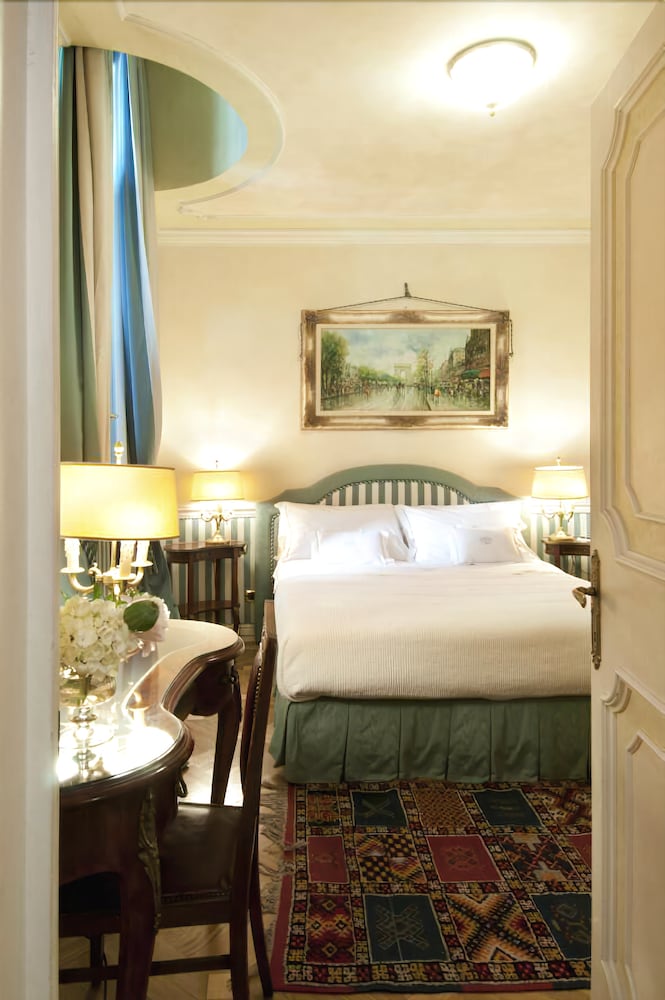 Petit Palais Hotel de Charme 29/95