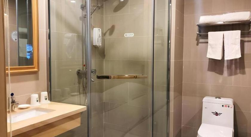 GreenTree Inn Urumqi Airport Tianyi International City 41/47
