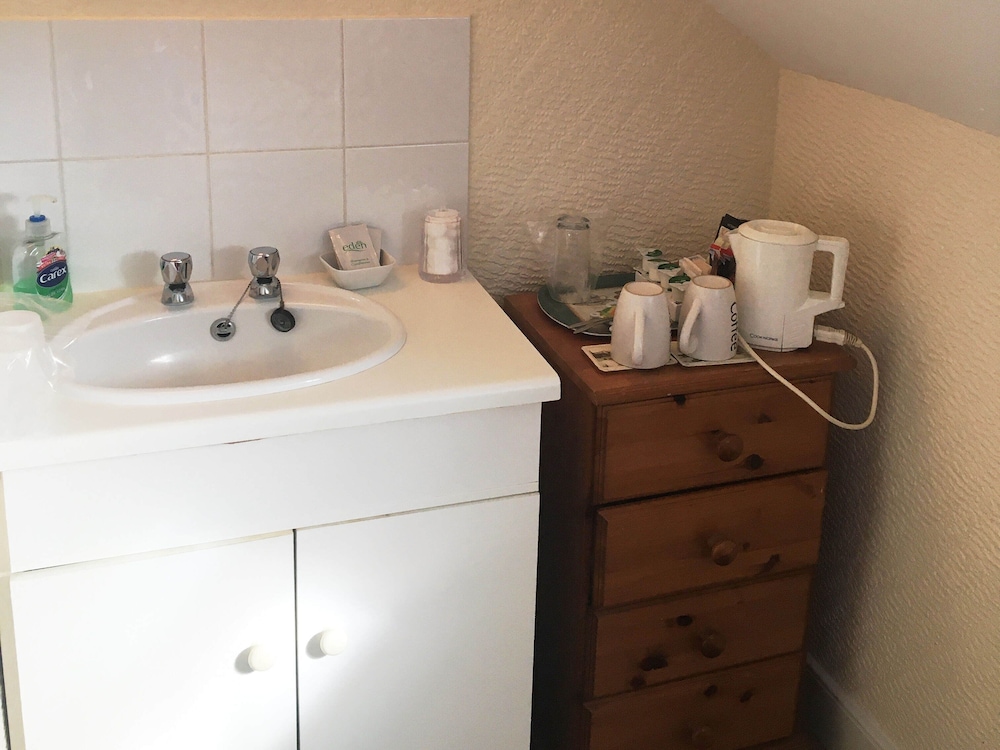 Olivers Guest House 26/29