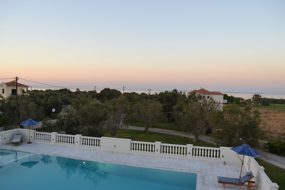 Mikamas Villa 38/45
