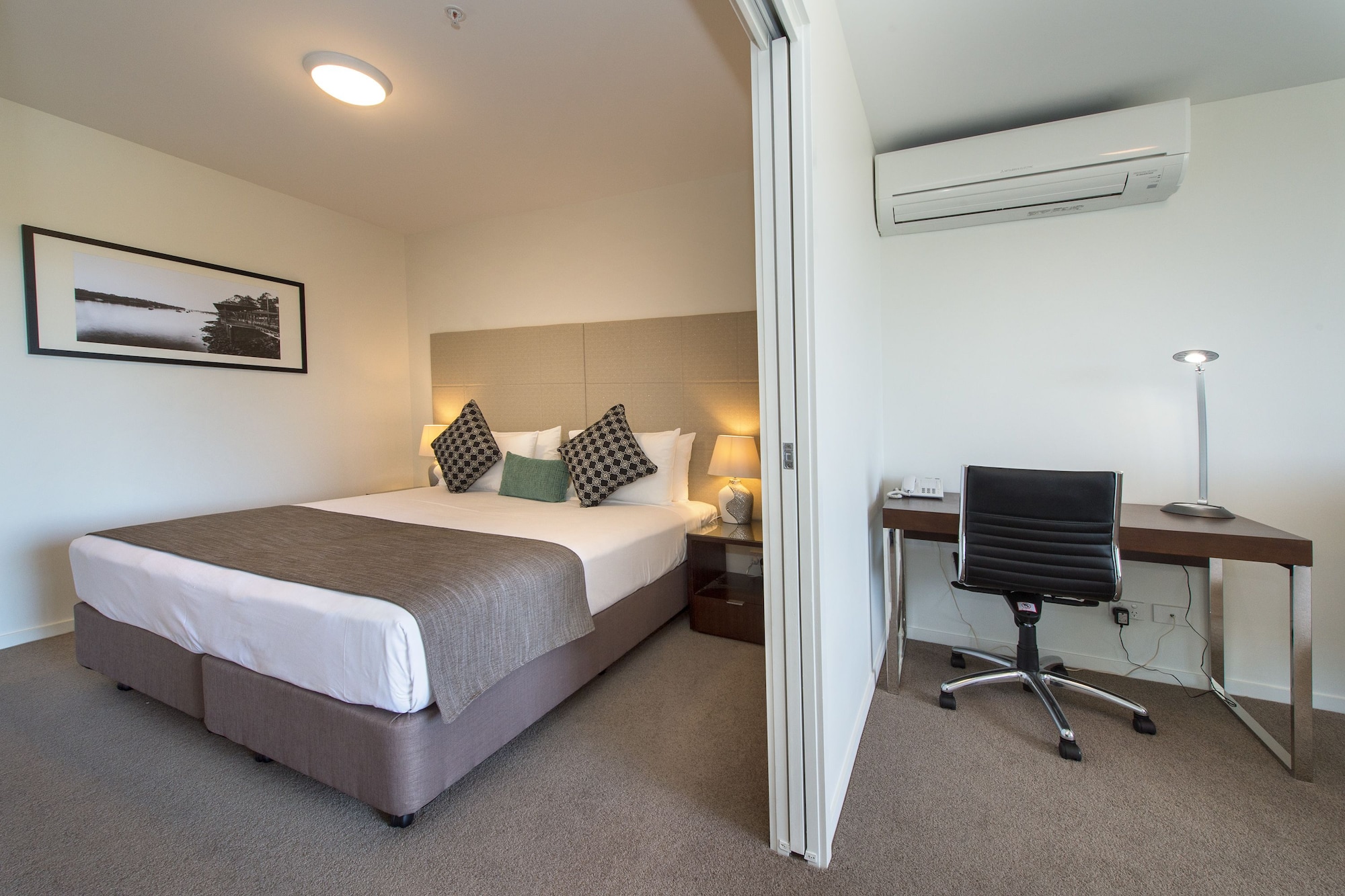 APARTMENT, KING BED, RIVER VIEW