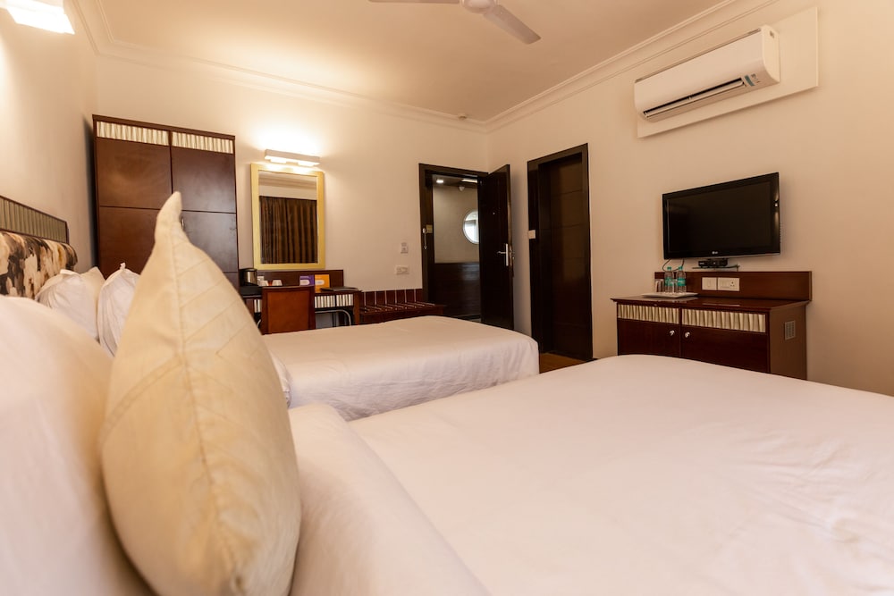 Room at 3 BY OYO Nami Residency Ahmedabad, AHMEDABAD