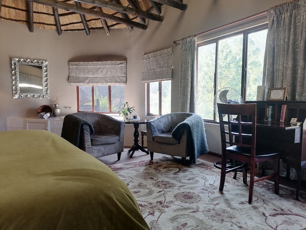Hawklee Country House 28/50