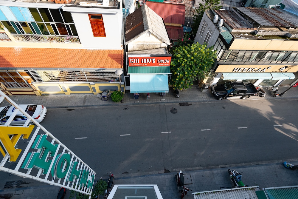 Flora Hotel Hue 70/75