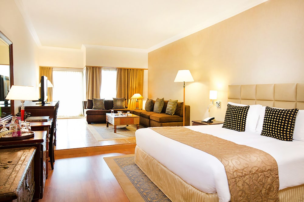 Family Suite, King Bed