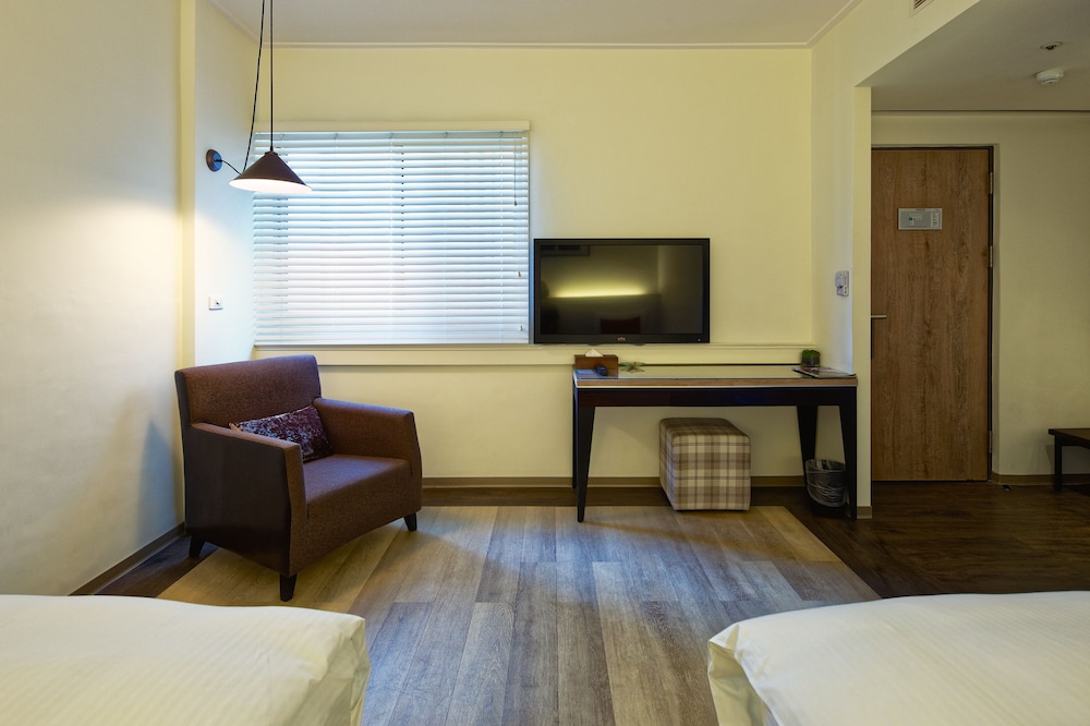 53 Hotel 23/55