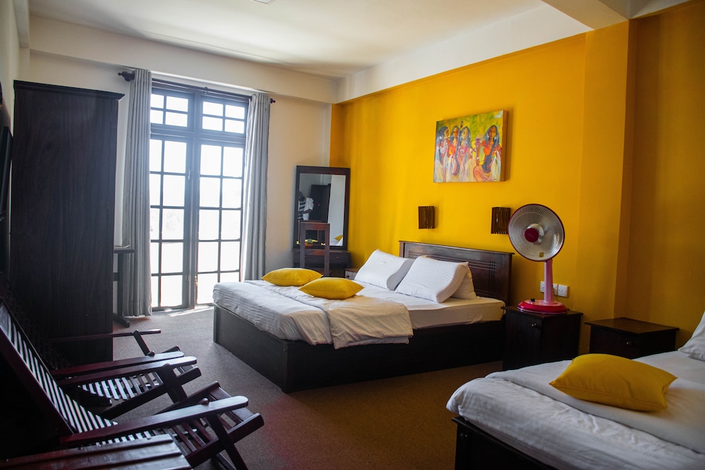 ROOM, TRIPLE