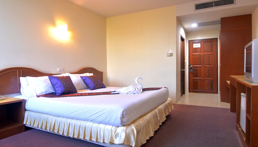 Chumphon Gardens Hotel 25/64