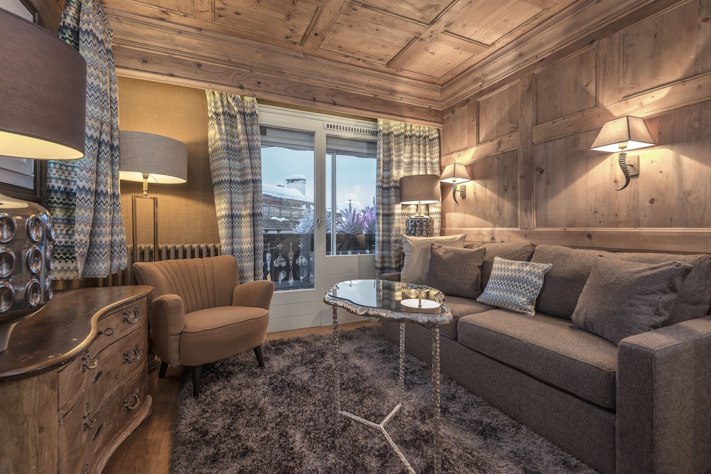 Hotel Mont Blanc 49/56