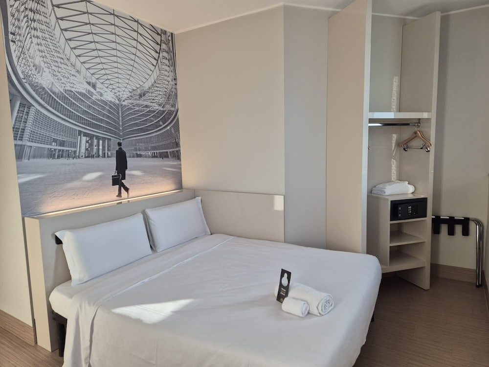 ROOM, DOUBLE BED, ACCESSIBLE