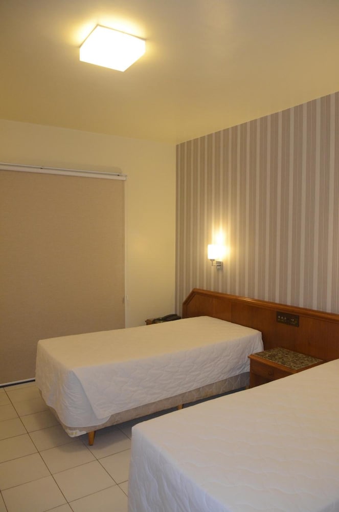 River Hotel 14/50