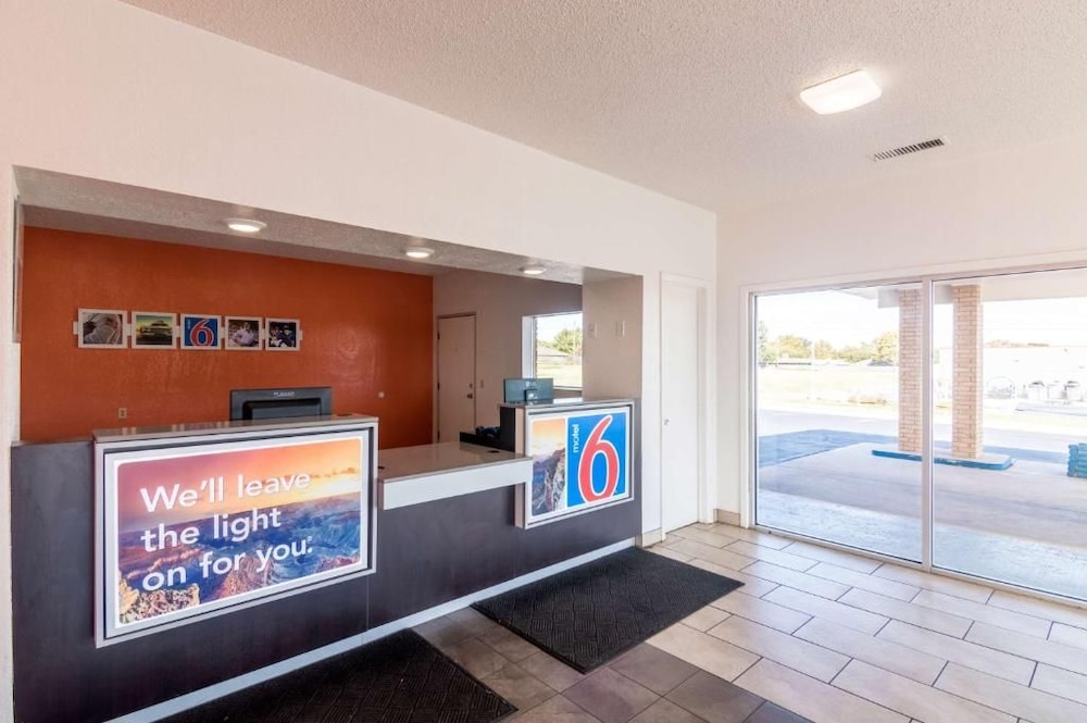 Motel 6 Clinton OK 11/64
