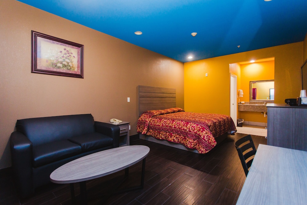 Moonlight Suites 48/65