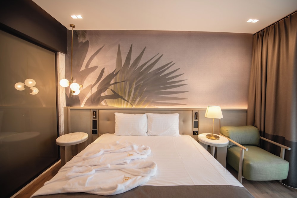 Belinda Hotel 5/19