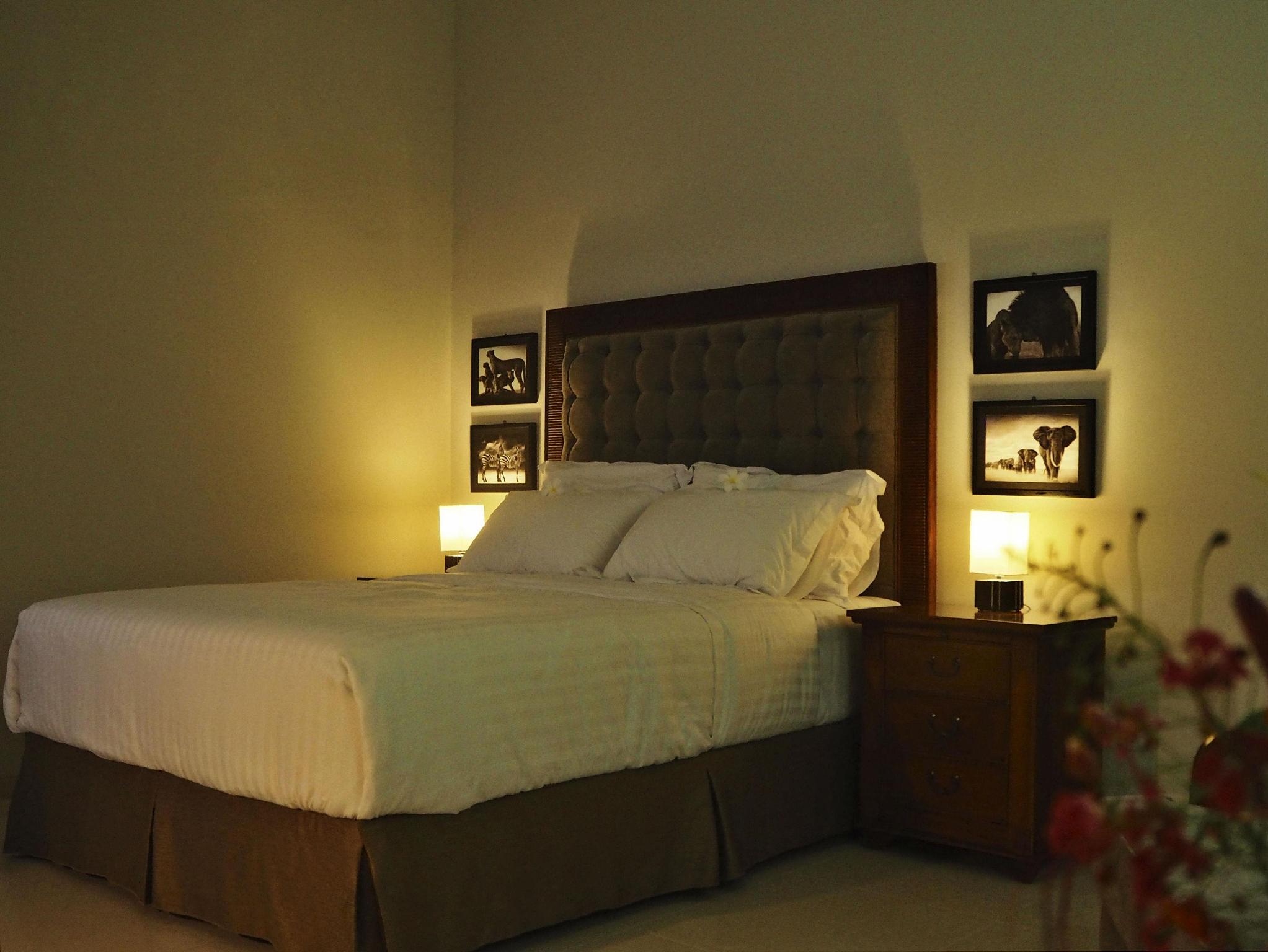 Garden, Queen Bed
