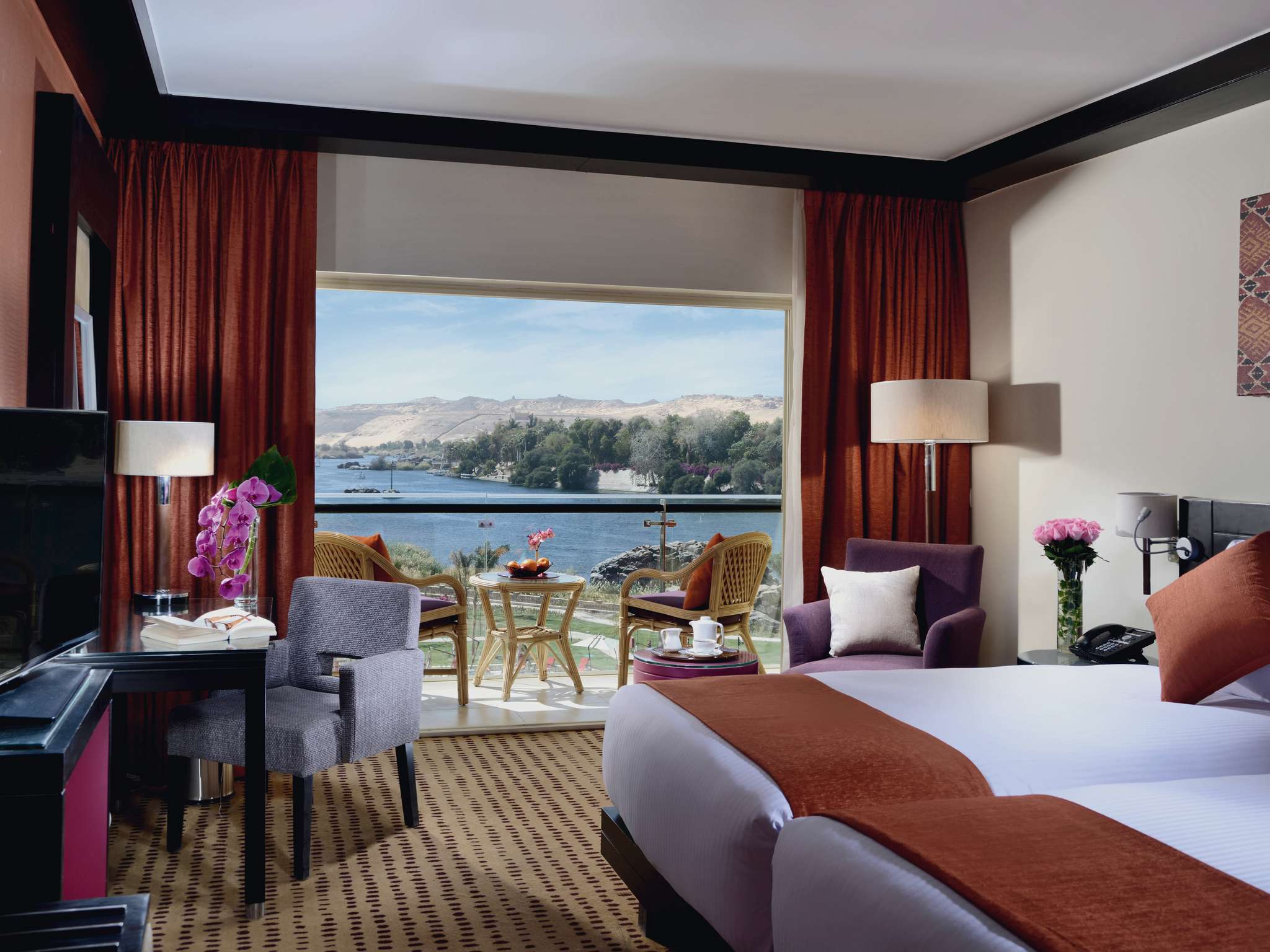 غرفة بسريرين منفصلين بإطلالة على المسبح، Movenpick Aswan 3/6