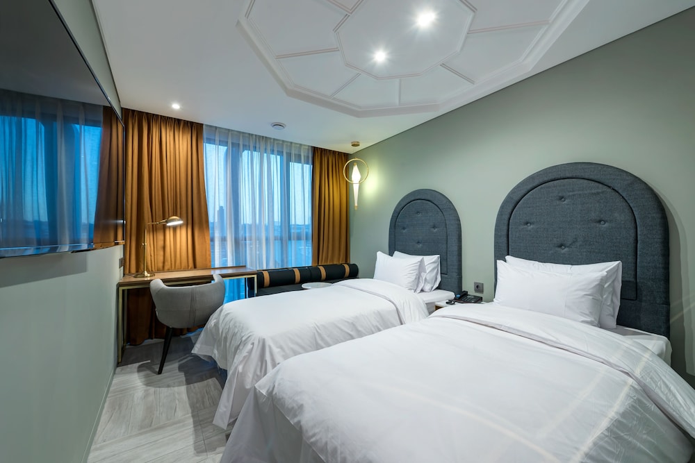 HOTEL THE DESIGNERS DDP 27/53