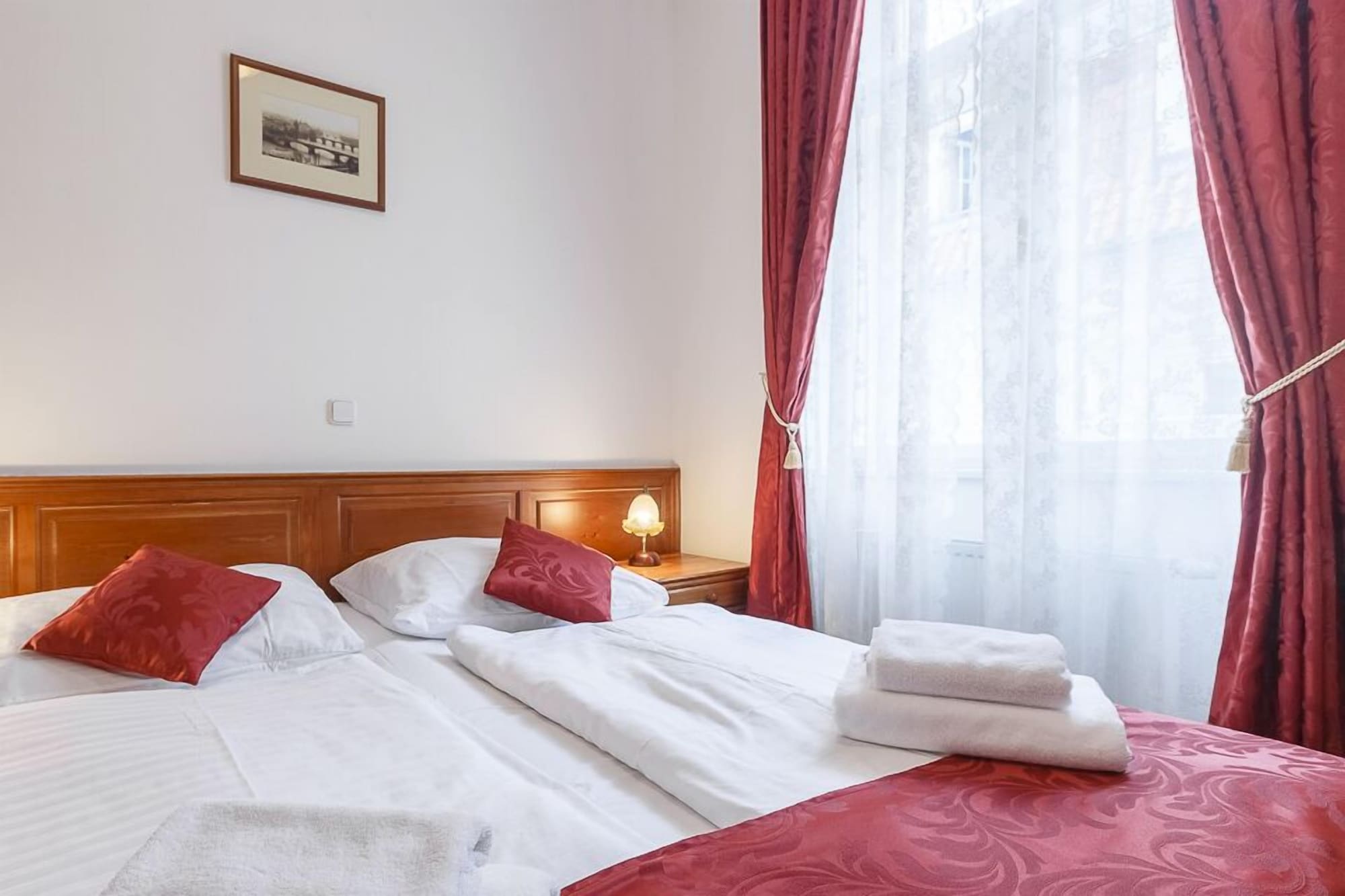 1 BEDROOM, CLASSIC, DOUBLE OR TWIN BED