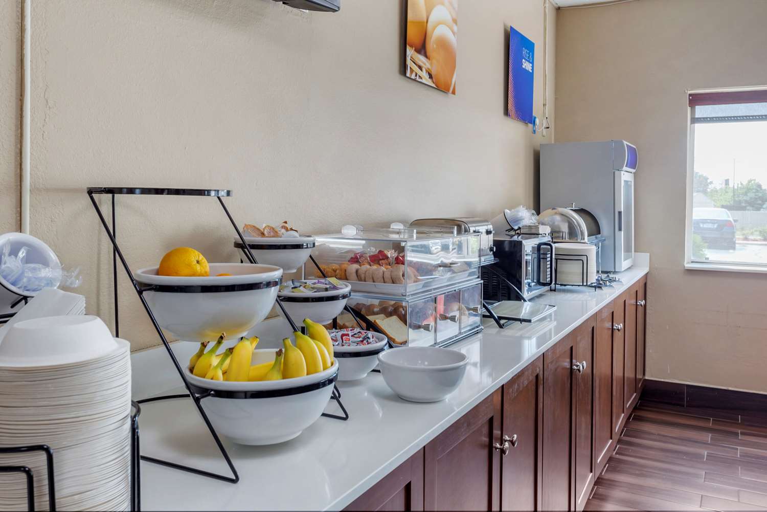 restaurant cafeteria