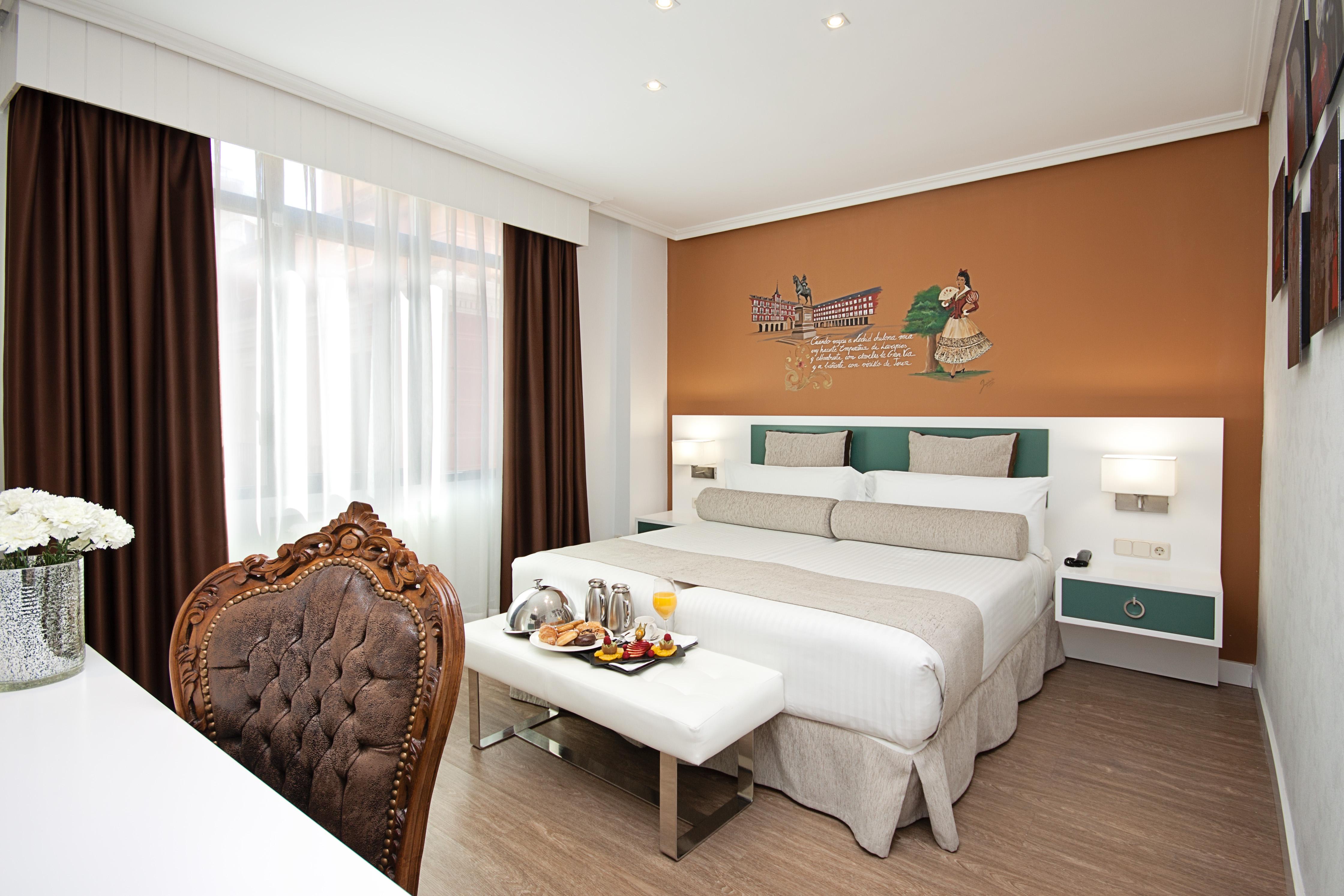 Room, Double Bed, Street View