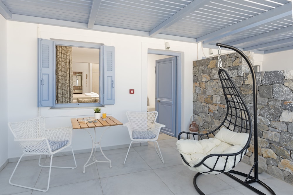 Anatoli Luxury Studios & Suites 33/50