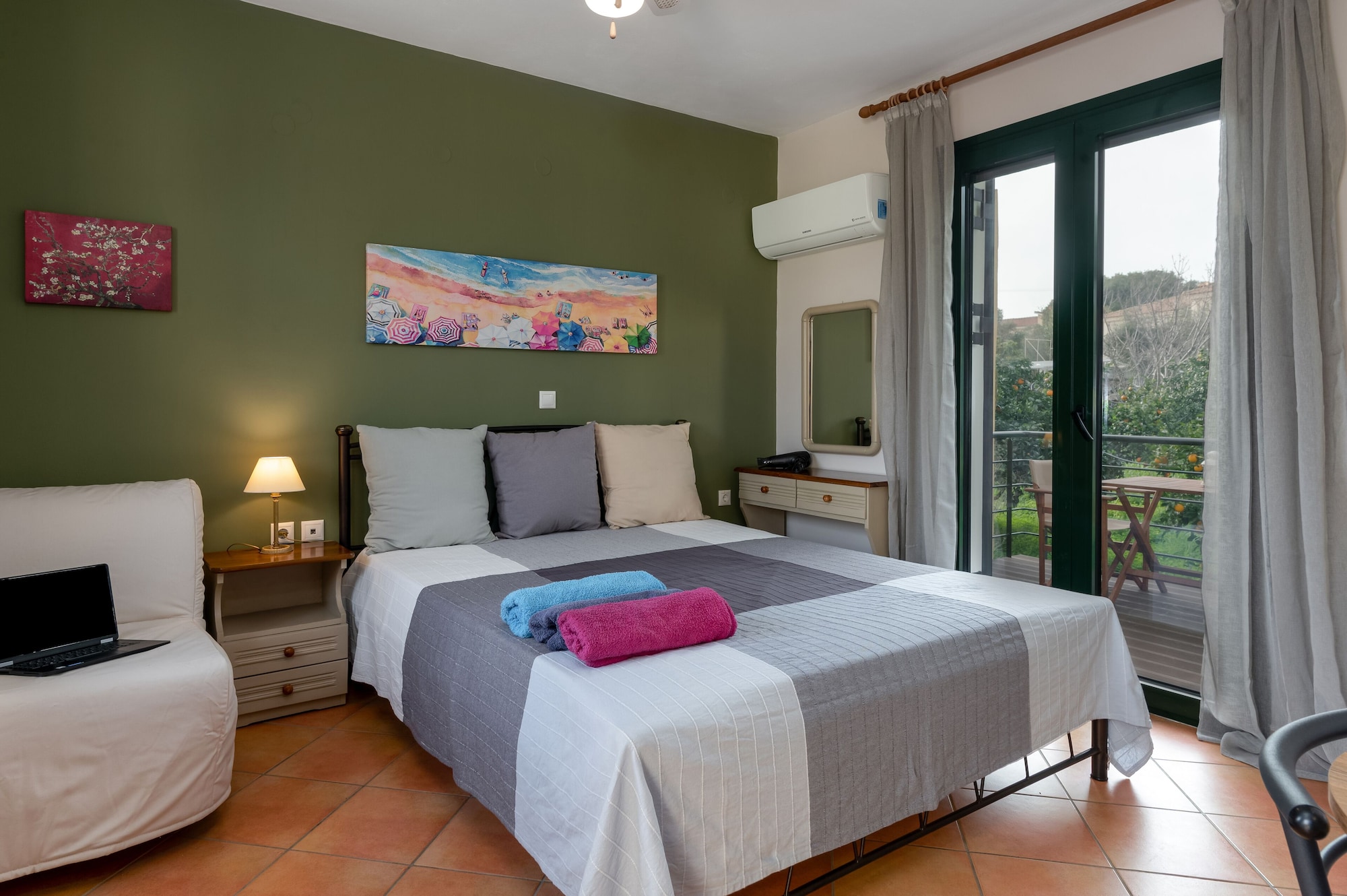 studio, garden view, ground floor