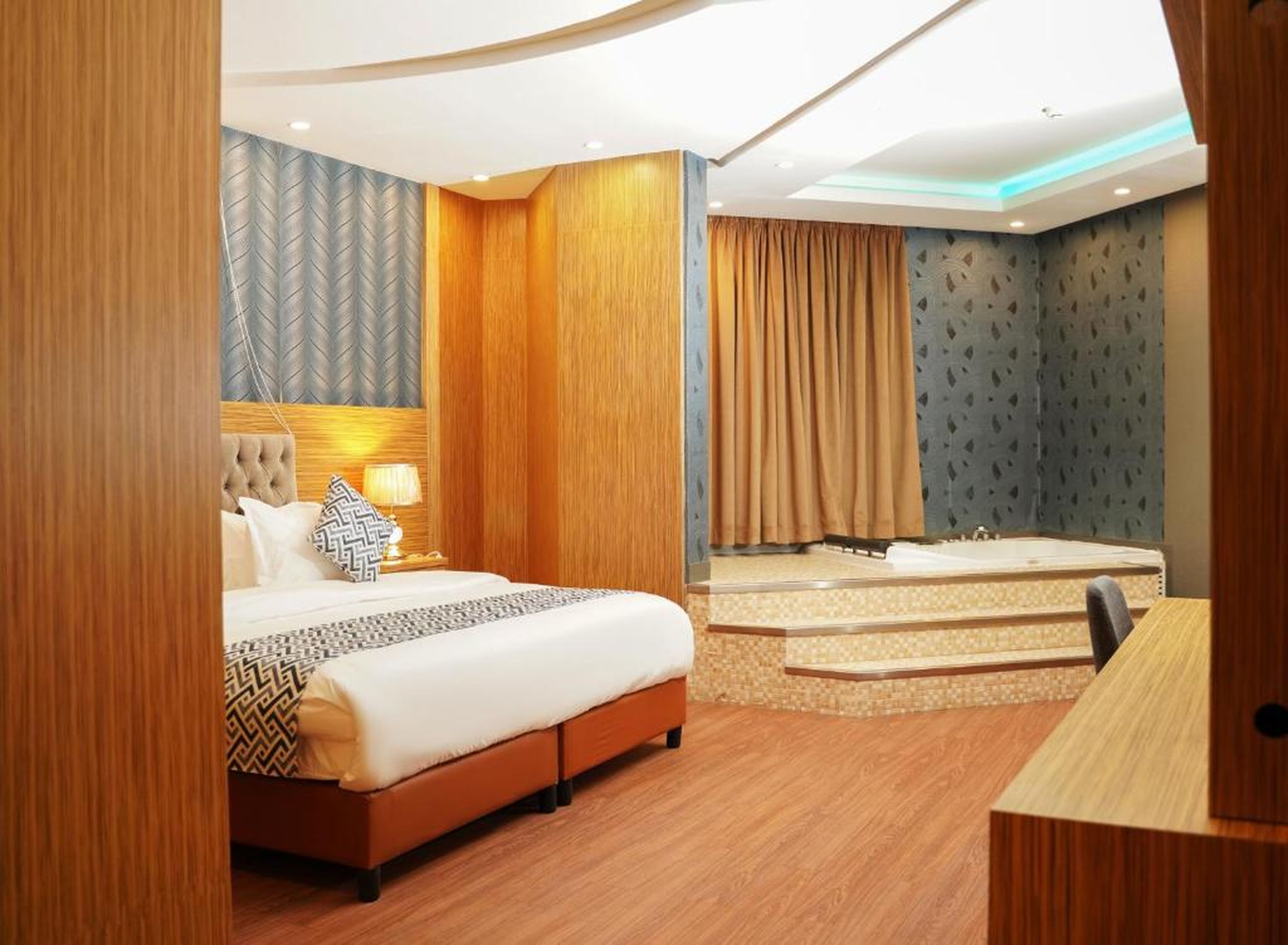 Palette Luxury Credit Hotel 35/60