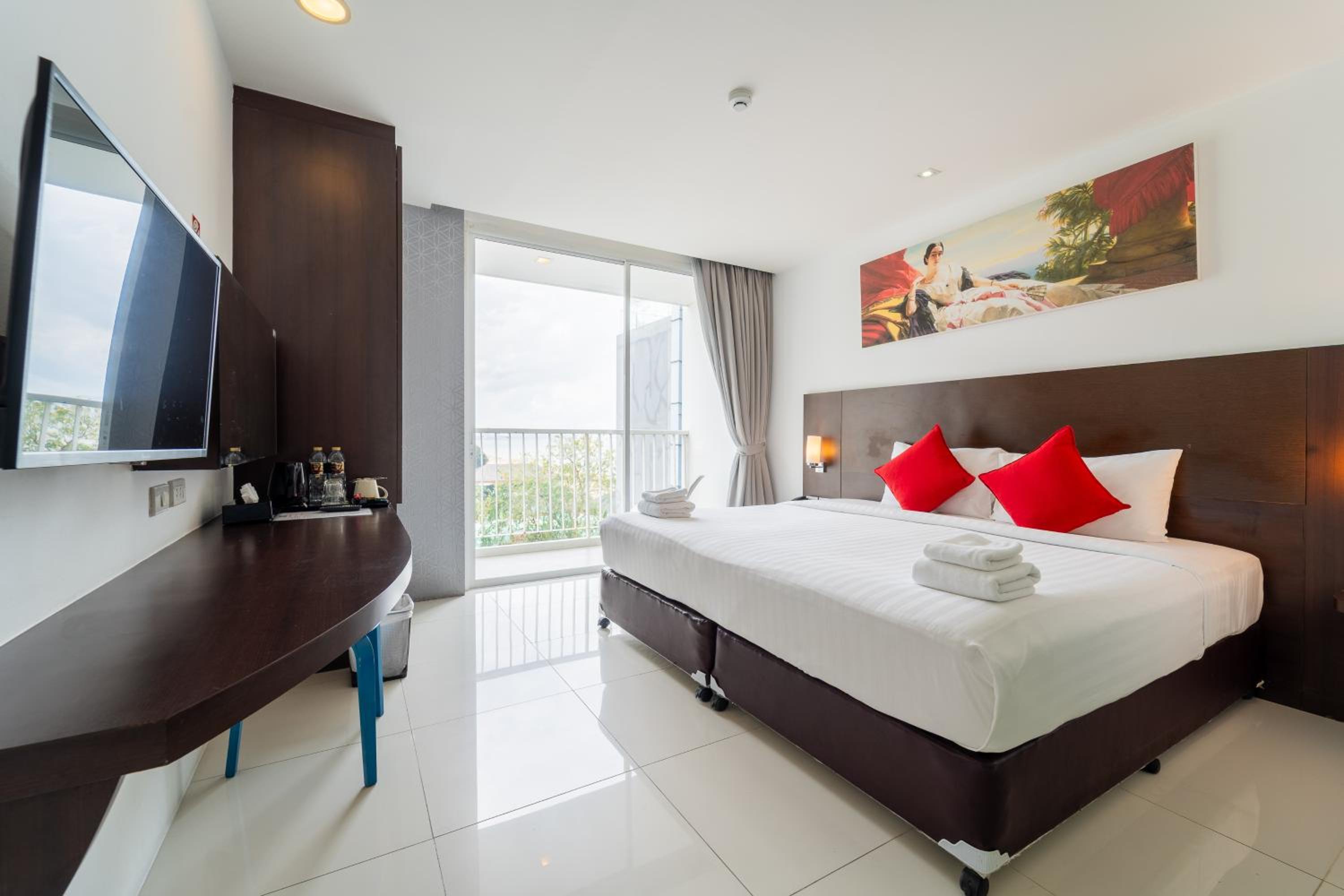 غرفة بسرير مزدوج أو سريرين منفصلين بإطلالة جزئية على البحر، Rodina Beach Hotel 10/10