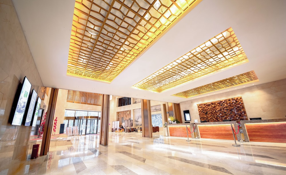 Grandskylight Hotel 11/50