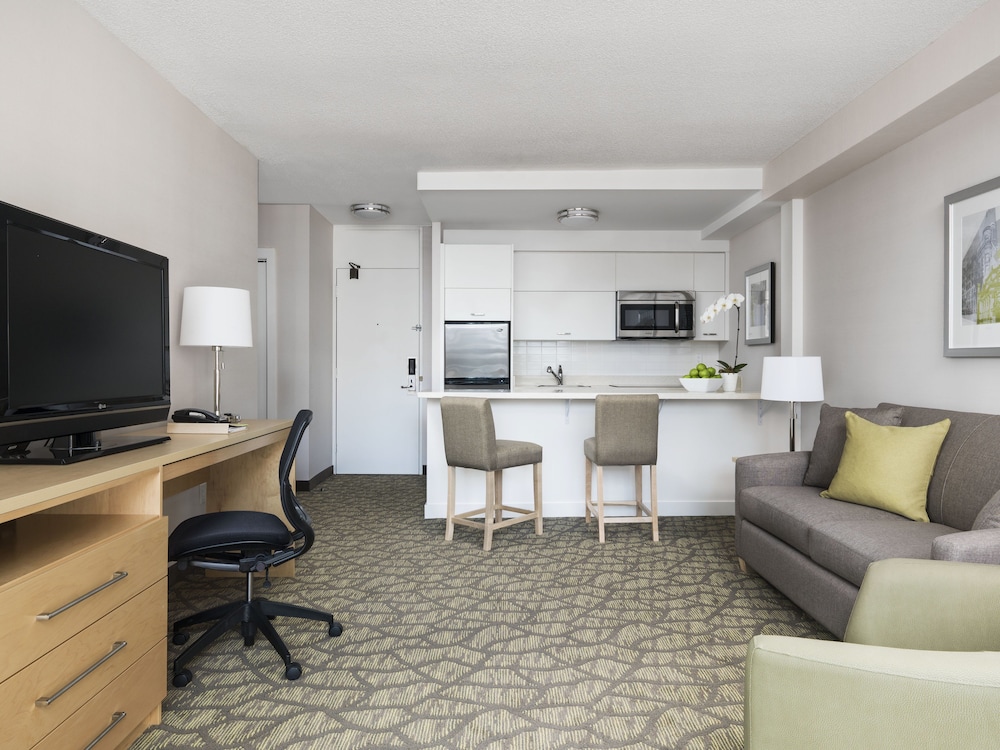 Chelsea Hotel Toronto 62/87