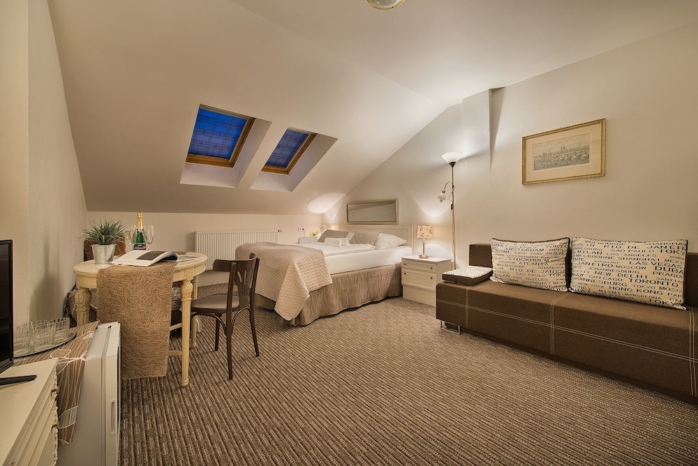 Hotel Anette 18/35
