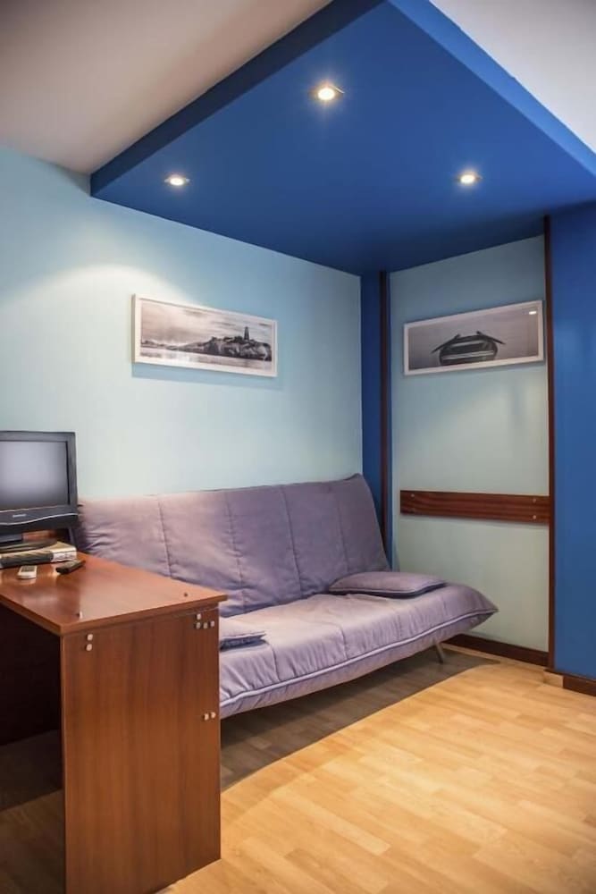 Hotel A. G. Porcillan 26/46