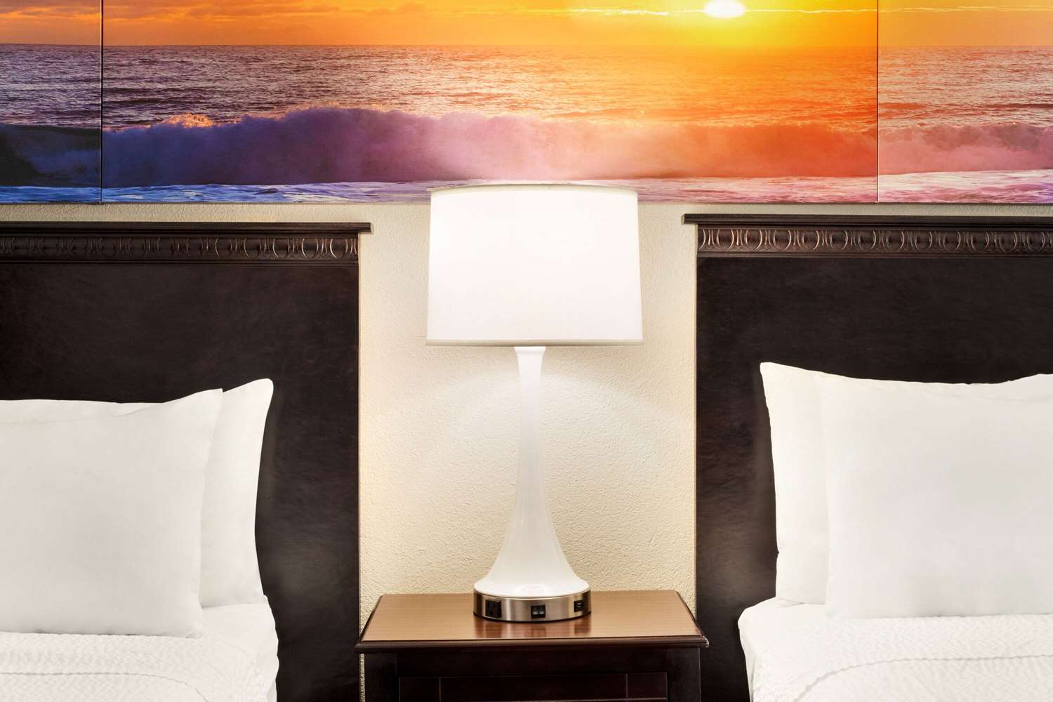 Days Inn by Wyndham Ocean City Oceanfront 29/64