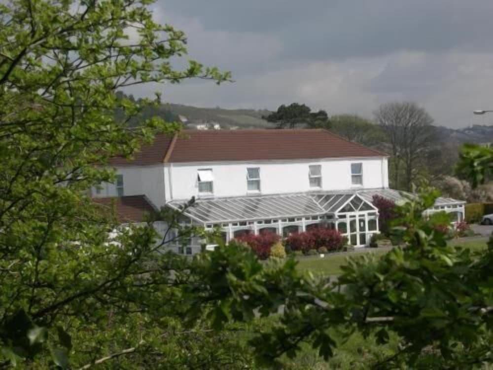 Ashburnham Hotel 2/50