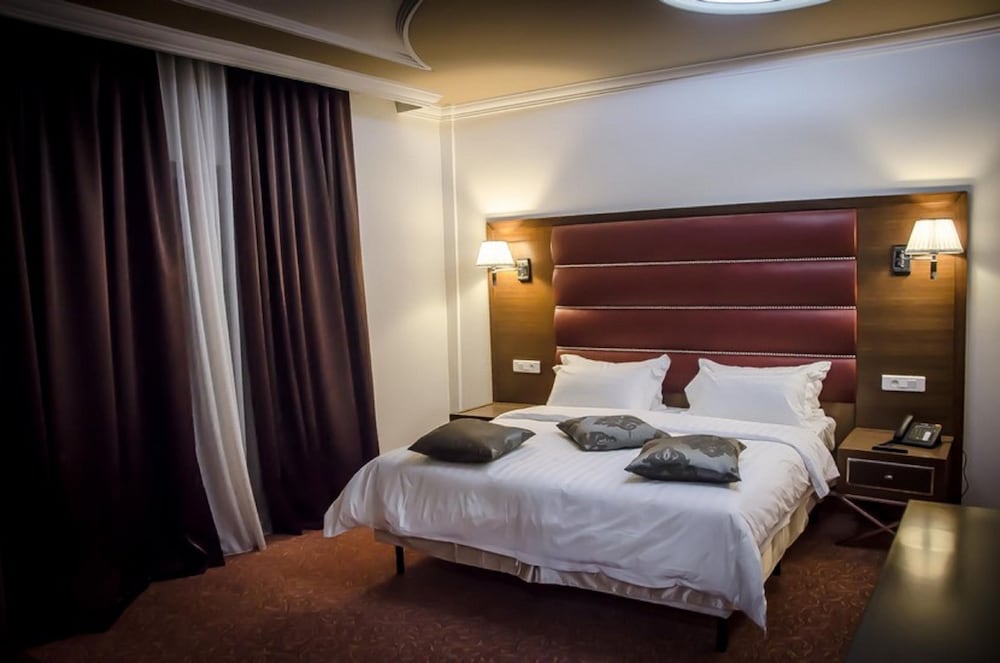 El Bey Hotel 6/50
