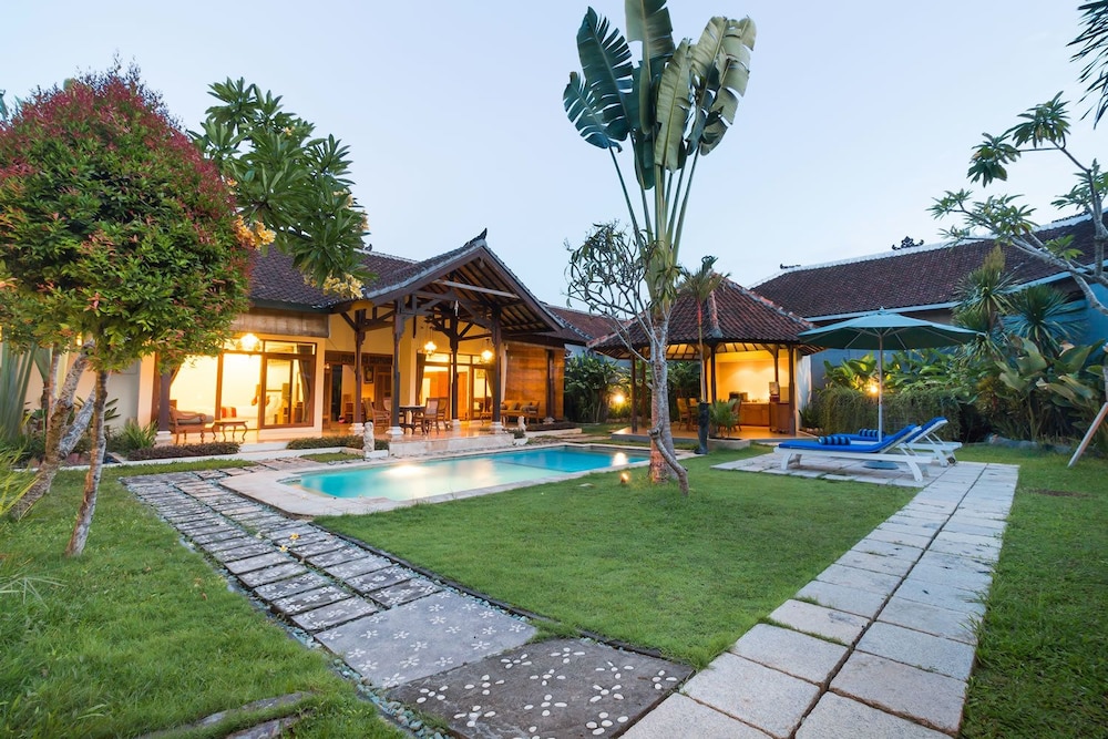 Bali Royal Heritage Villa photo5