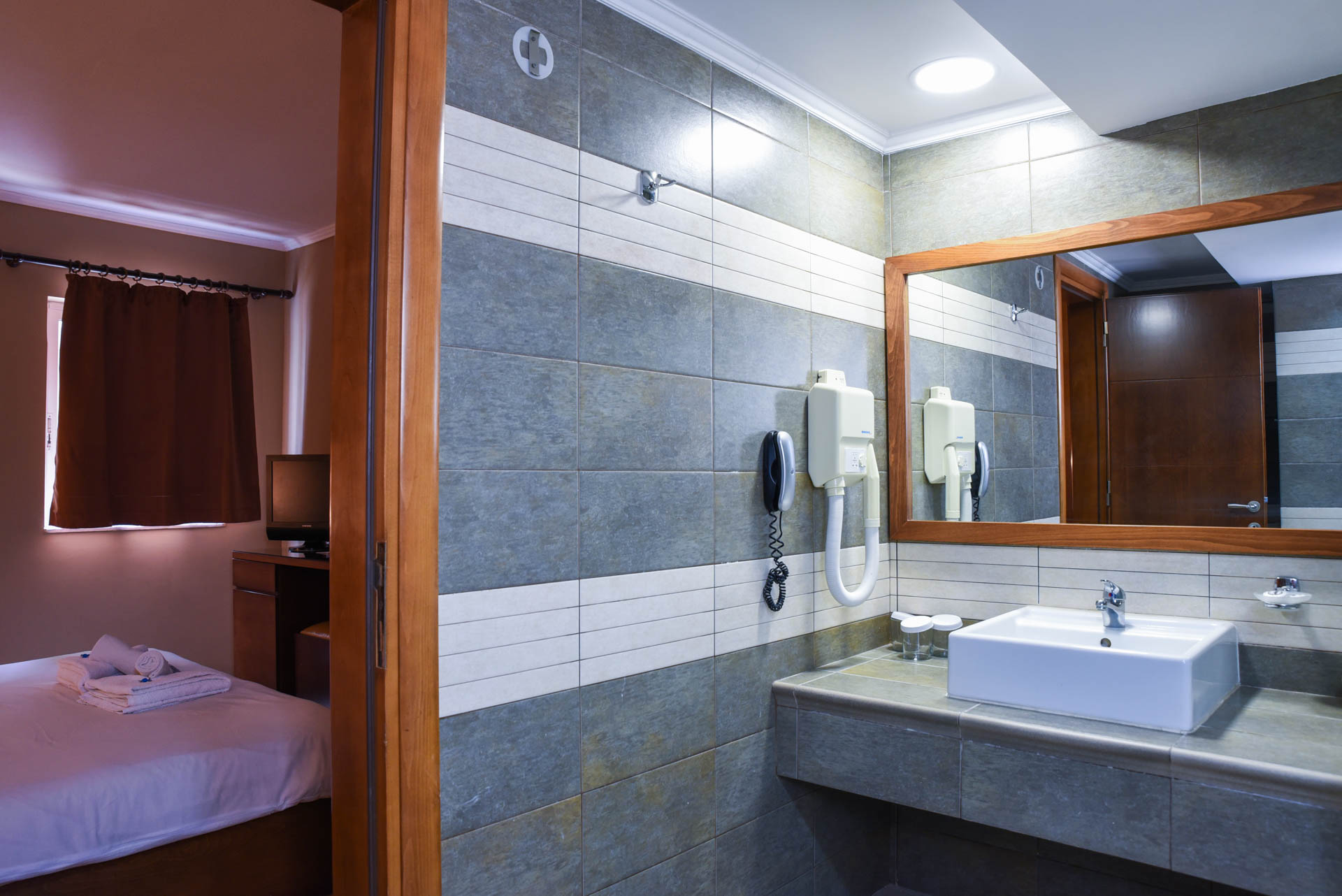 Sacallis Inn Beach Hotel 49/50