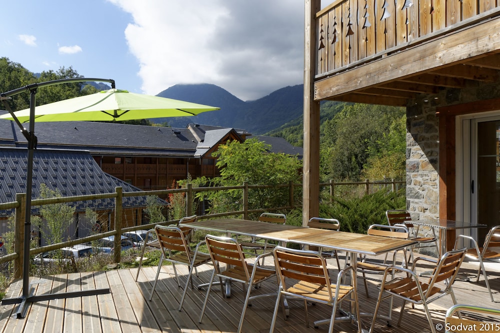 DOMAINE DE LA VALLÉE D´AX 20/63