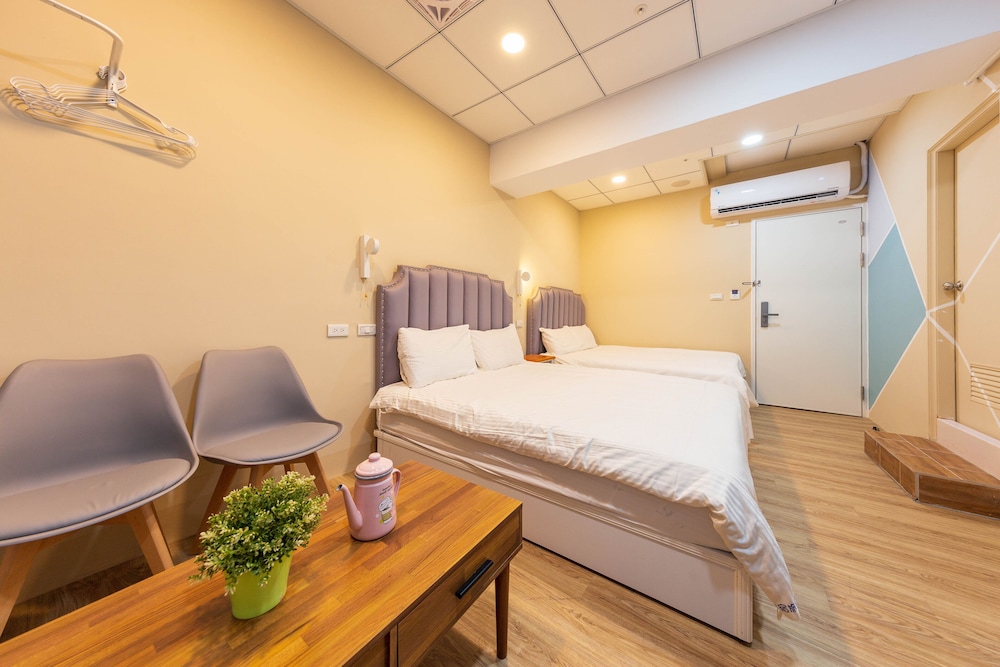 Liuhe Su Hotels 24/44