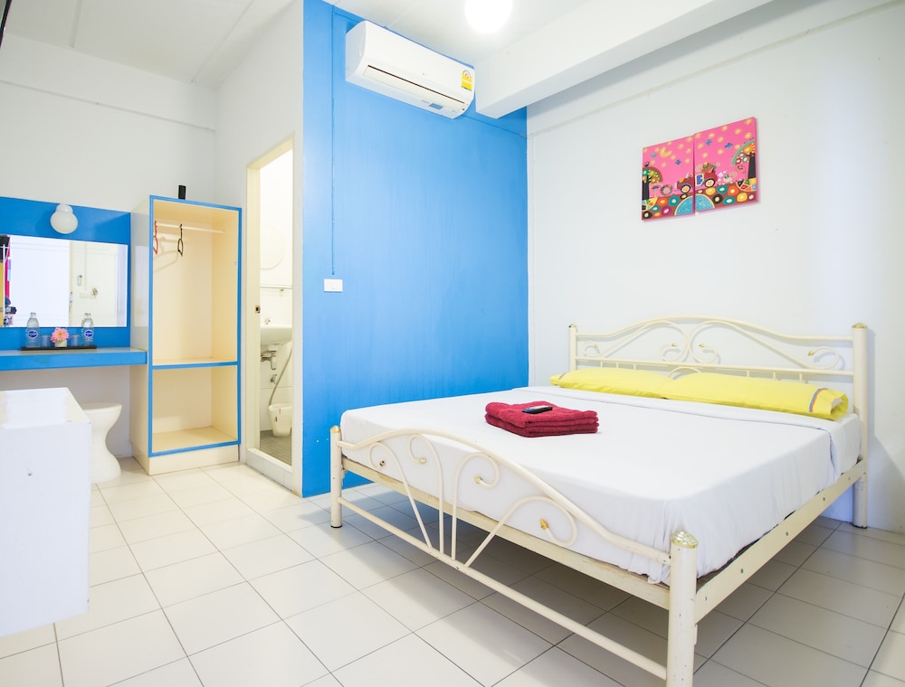 Sleep Sheep Phuket Hostel 41/61