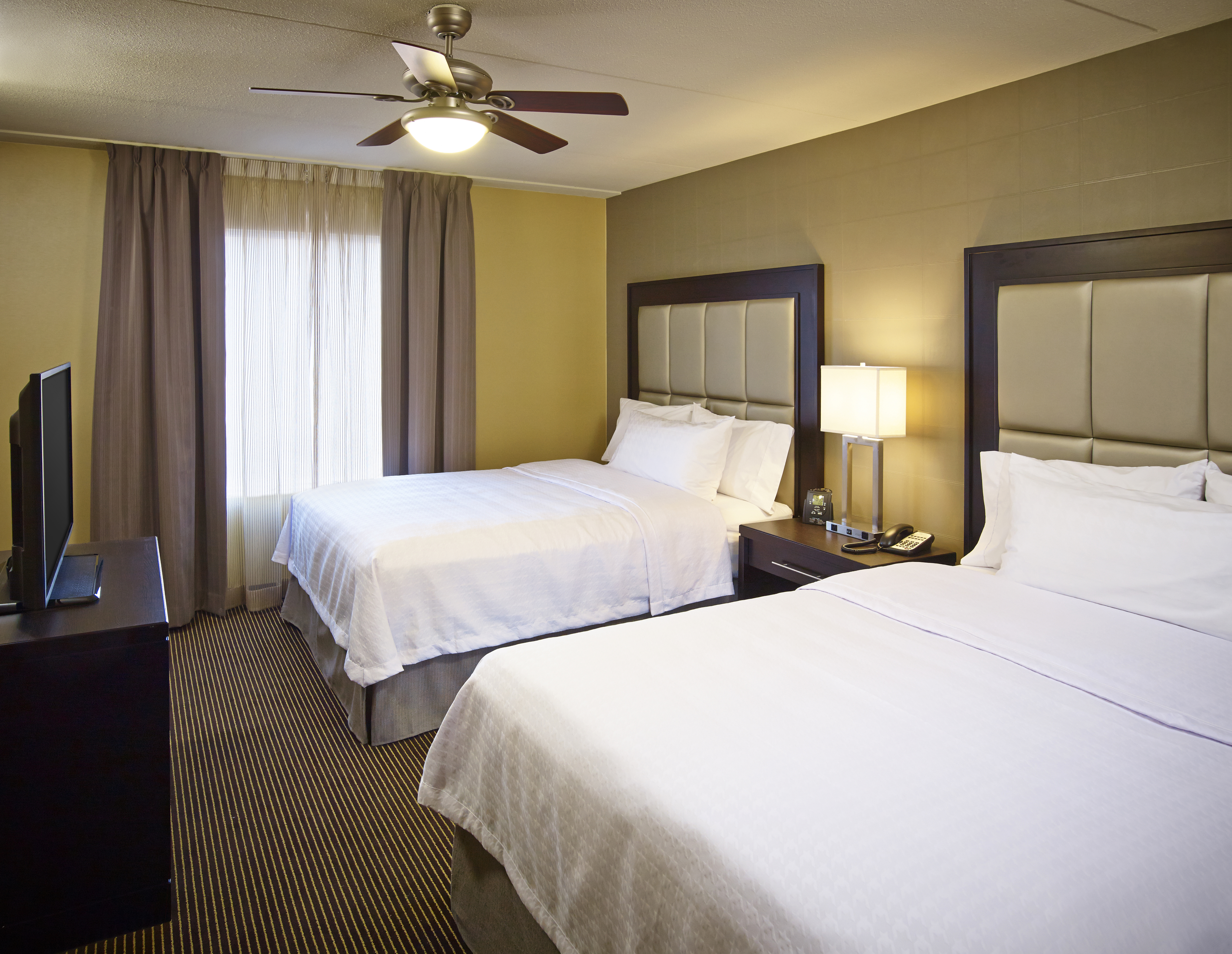 2 Bedrooms, Suite, 1 King or 2 Queen Beds, 2 Bathrooms