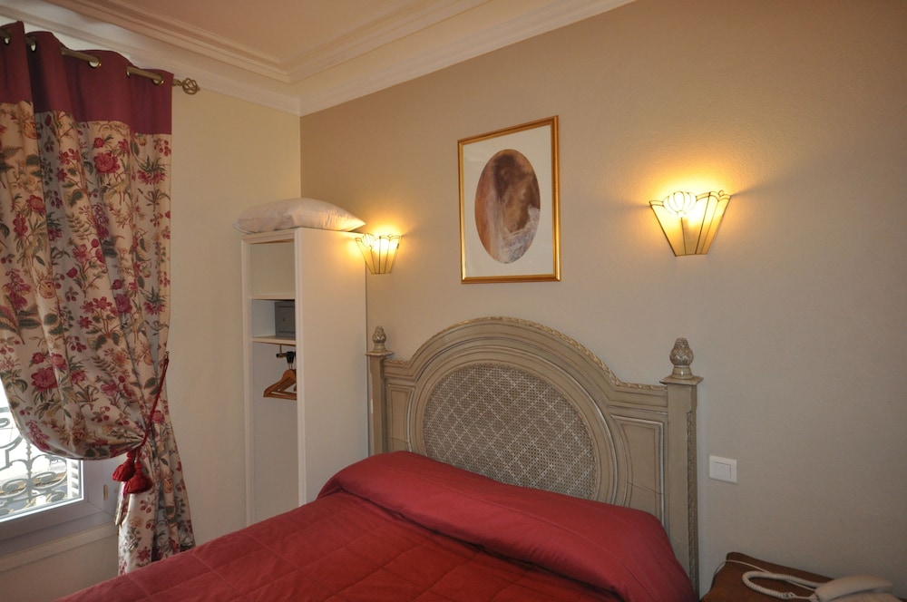 HOTEL DES BAINS 36/60