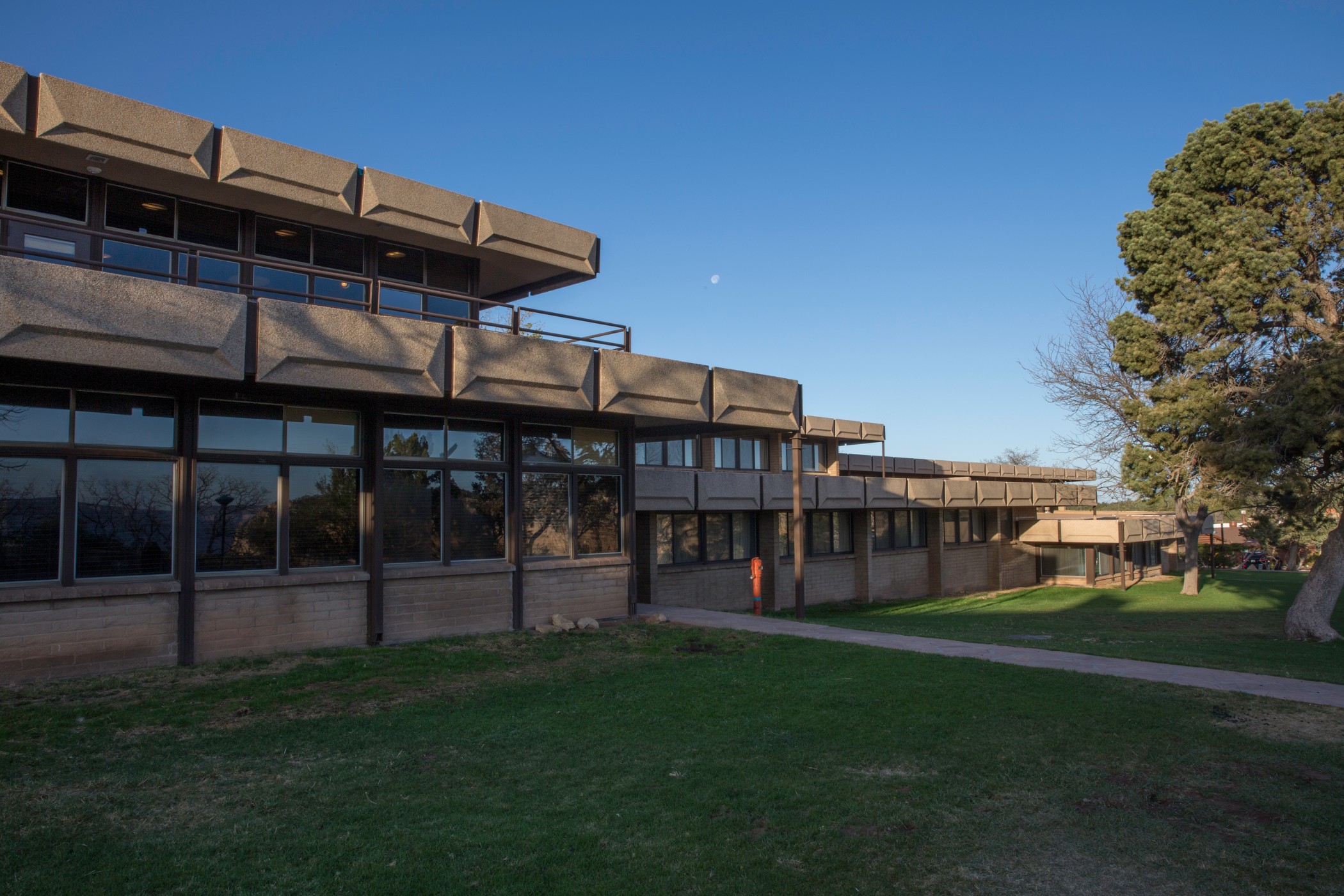 Thunderbird Lodge 15/22