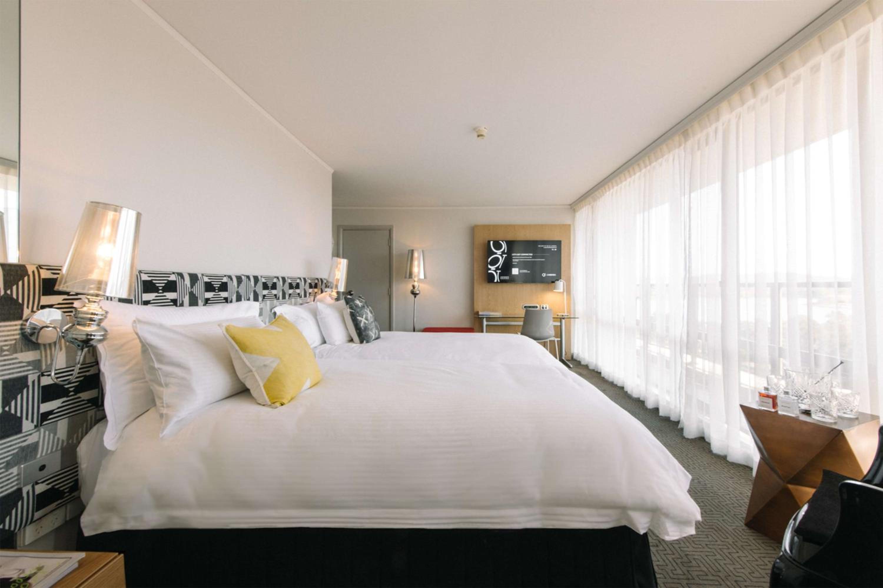 ROOM, TWIN BEDS