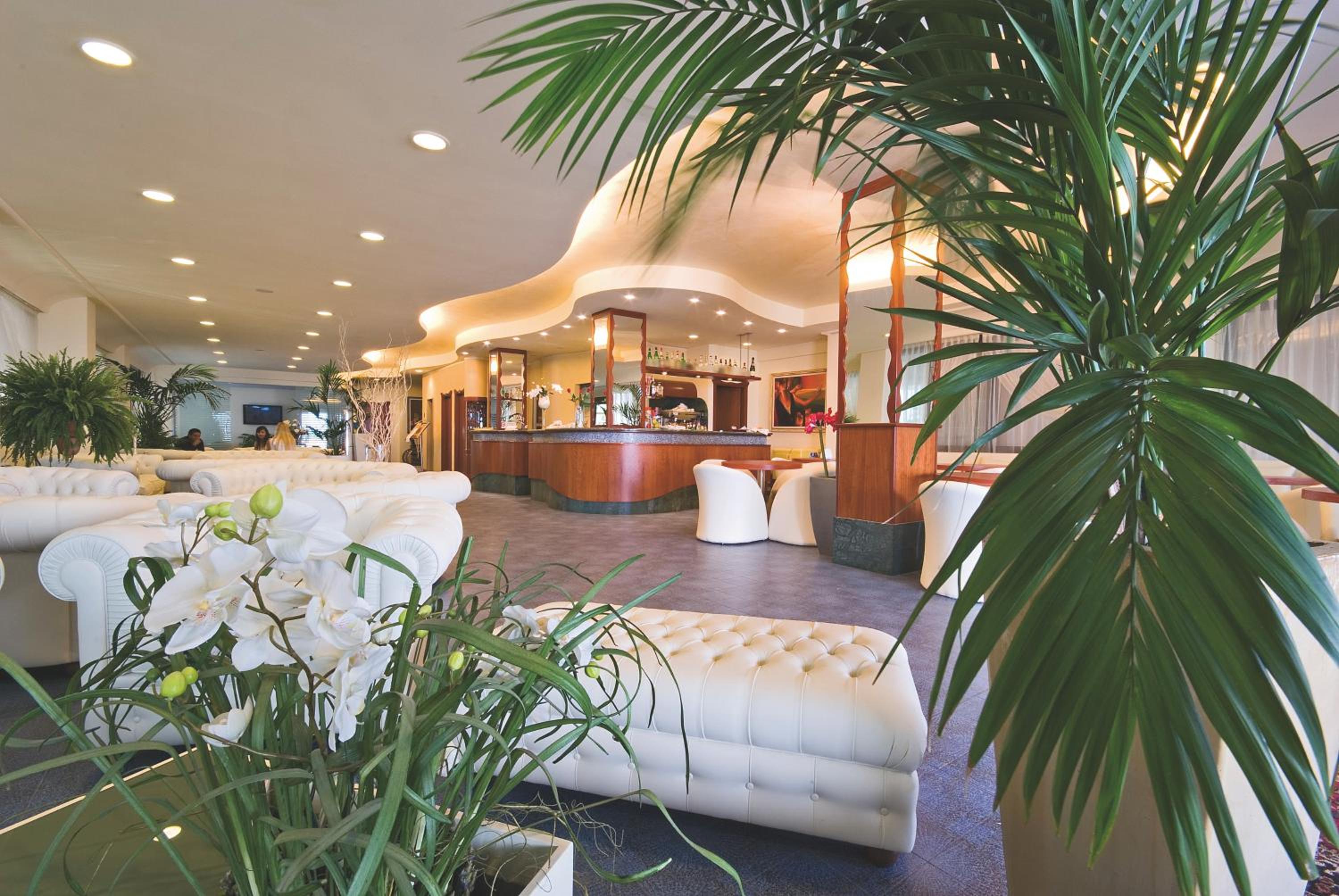 Foschi Peninsula Hotel 3/53
